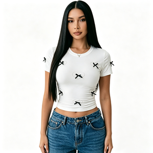 <span class=keywords><strong>T</strong></span>-<span class=keywords><strong>shirt</strong></span> Crop Top Bianco a Maniche Corte con Motivo a Cuore e Fiocco a Farfalla, Vestibilità Slim, per <span class=keywords><strong>Donna</strong></span>, Estivo, Casual, Moda Streetwear - Product Image 1