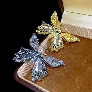 ZHENXUN Bros Paduan Tembaga Berlapis Emas Mawar Kupu-kupu Dua Warna Zirkon Warna-warni Aksesori Fashion Pernikahan Perhiasan Wanita - Product Image 3