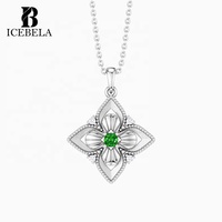 Vente en gros de colliers élégants et uniques de luxe en argent sterling 925 avec pendentif trèfle à quatre feuilles plaqué or 18 ct pour femmes