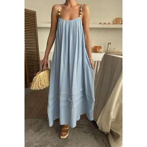 Robe longue décontractée en mousseline bleue élégante à fines bretelles, dos nu, respirante et tissée, idéale pour les loisirs - Product Image 2