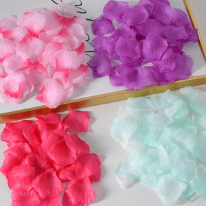 D214 Pétales <span class=keywords><strong>de</strong></span> rose artificiels 100 pièces Décoration <span class=keywords><strong>de</strong></span> mariage Anniversaire Accessoires <span class=keywords><strong>de</strong></span> ballons Fausses pétales Vente en gros - Product Image 4