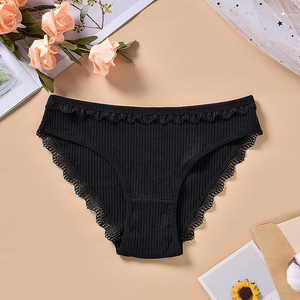 Sensualmente Sexy: mutandine interne in pizzo da donna con Comfort a vita media ed eleganza traspirante - Product Image 3