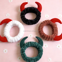 Bandeau en peluche doux et élastique en flanelle polaire corail, avec cornes colorées et mignonnes, réutilisable, antidérapant, pour le lavage du visage, le yoga, le spa et le sport, thème Noël