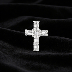 สร้อยคอจี้รูปกางเขนแบบคลาสสิก ชุบทองคำขาว 10K/14K/18K ประดับเพชร CVD ผลิตในห้องปฏิบัติการ ของขวัญสำหรับโอกาสพิเศษ - Product Image 3