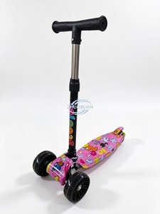 Cruiser Infantil de Tres Modos, Portátil, con Asiento Suave Desmontable, Luces Intermitentes de Arcoíris Vibrantes, Silencioso, Resistente al Desgaste, con Ruedas de PU - Product Image 6