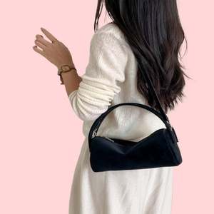 手提袋小2025秋冬新款麂皮枕头包女式斜挎包简约多功能手提包 - Product Image 4