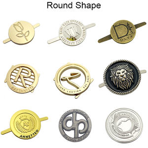 Protezione rivestita olio OEM Gold Custom logo goffre etichette in metallo etichetta per borsa - Product Image 3