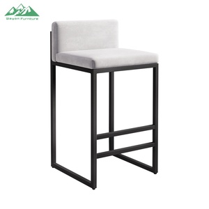 Tabouret de <span class=keywords><strong>bar</strong></span> commercial Wayon avec cadre en métal doré moderne, siège et dossier rembourrés noirs pour restaurant et salon - Product Image 5