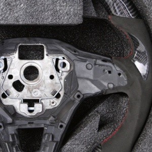 Ventes directes d'usine, volant de voiture en fibre de carbone perforée avec surpiqûres noires pour Volkswagen <span class=keywords><strong>Golf</strong></span> MK7 MK8 Alcantara - Product Image 4