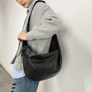 กระเป๋าคาดลำตัวแบบสะพายไหล่ผ้า PU สีดำกันน้ำ น้ำหนักเบา ราคาประหยัด สำหรับผู้ชาย พร้อมโลโก้สั่งทำพิเศษ - Product Image 4