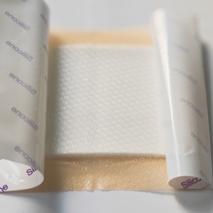 Productos médicos de alta calidad: Apósito de espuma de silicona estéril desechable, suave y adhesivo con borde para acelerar la cicatrización - Product Image 5