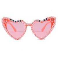 Lunettes de soleil de mariage pour mariée et demoiselle d'honneur, en forme de cœur perlé, en forme de lettre, en PC, faites à la main, vintage, unisexe, pour fête d'anniversaire