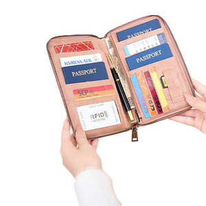 Portefeuille de voyage personnalisé pour femme en <span class=keywords><strong>cuir</strong></span> PU <span class=keywords><strong>rose</strong></span>, avec protection RFID, pour passeport familial, <span class=keywords><strong>porte</strong></span>-cartes zippé, organiseur, <span class=keywords><strong>porte</strong></span>-cartes à poignet - Product Image 2
