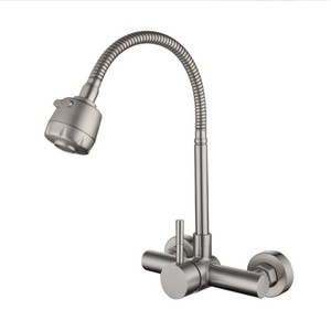 Robinet de cuisine mural en acier inoxydable à double trou avec pulvérisateur et bec rotatif pour évier - Product Image 4