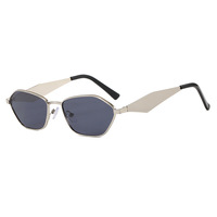 Lunettes de soleil polygonales irrégulières en forme de diamant à petite monture, nouveau style 2026, minimalistes, inspirées d'Instagram, européennes et américaines, UV400