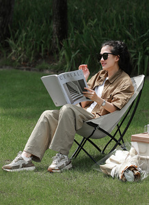 Silla Plegable de Camping, Cómoda Silla Tipo Luna con Bolsillo Lateral para Senderismo, Pesca y Camping al Aire Libre - Product Image 5