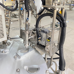 מכונה חצי-אוטומטית מכנית למילוי נוזלים ואטימה של כוסות ביסקוויטים בצורת אצבעות שוקולד, עם אריזת סרט/נייר כסף - Product Image 4