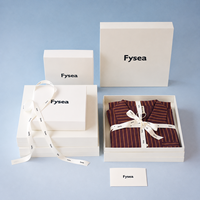 Boîte à pyjamas avec logo, ruban, poignée, couvercle et base de luxe pour l'emballage de vêtements, de fourrures, de chaussures, de chaussettes et de sous-vêtements