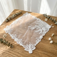 Meilleures ventes : Sous-verres brodés, sets de table en tissu dentelle, serviettes perlées et tapis de table pour la décoration de table à manger