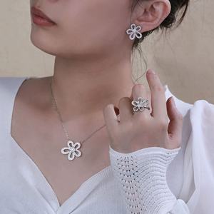 Classic Heart Design Zircon Studded 18K Gold Plated Women's Jewelry <b>Set</b>-Wedding Party & Gift Ring Necklace <b>Earrings</b> - Product Image 2