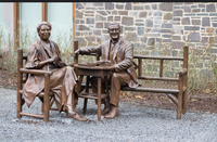 Art moderne personnalisé statue de couple de jardin en bronze grandeur nature assis sur un banc