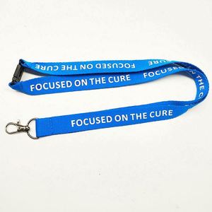 Lanière personnalisée en polyester RPET écologique, durable et tendance, avec boucle à dégagement rapide et impression en relief offset pour carte d'identité - Product Image 1