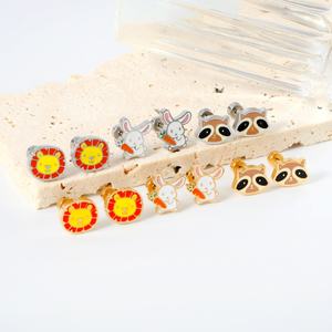 Boucles d'oreilles personnalisées pour enfants en acier inoxydable, bijoux mignons en forme de pingouin et de lapin, boucles d'oreilles à visser en émail pour enfants - Product Image 1