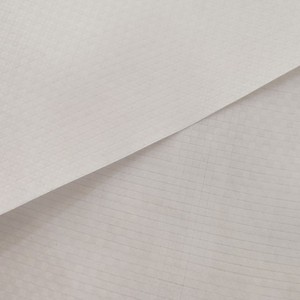 Membrane de barrière vapeur synthétique pour toiture, sous-couche stratifiée en tissu non tissé PP et tissé PE, anti-vieillissement, pour isolation des maisons - Product Image 1