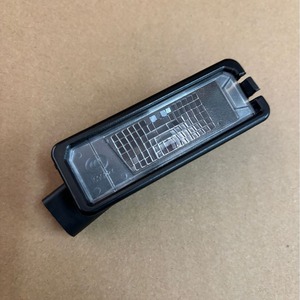 Luz de matrícula trasera 6RD943021 para Volkswagen Polo Magotan B7 Golf 6 7, plástico integrado - Product Image 1