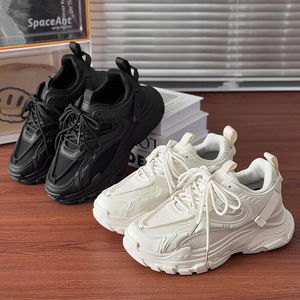 รองเท้าผ้าใบลำลองผู้ชาย: รองเท้าสไตล์ Dad Shoes ระบายอากาศได้ดี สีขาวสะอาดตา ใช้งานได้หลากหลายและใช้งานได้จริง - Product Image 3