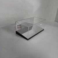 Vitrine d'exposition en acrylique personnalisée pour modèle de voiture de course, boîte et support en Lucite