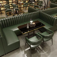 Offre Spéciale : Banquette Moderne Personnalisée en Cuir de Luxe Courbée avec Table à Manger pour Hall d'Hôtel, Restaurant, Bar