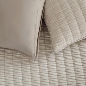 Quilt Set Queen Size <strong>Beige</strong> Reversible Coverlet Soft Microfiber Lightweight All-Season <strong>Bedspread</strong> - Product Image 3