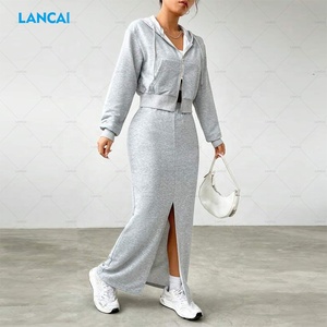 Conjunto de Sudadera con Capucha y Falda Gris Personalizado para Mujer, Otoño-Invierno 2025, 2 Piezas, Mezcla de Algodón Transpirable/Ecológica, con Cierre de Cremallera, Diseño 3D - Product Image 2