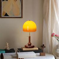 Lampe de table en bois rétro avec abat-jour en verre décoratif de style américain de couleur noyer