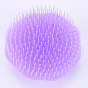 Cepillo para champú Playboy Baby, masajeador de cuero cabelludo con cerdas suaves para uso en el baño de bebés - Product Image 3