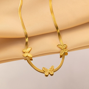 Ensemble de bracelet et collier papillon réglable vintage français |   Chaîne en acier inoxydable plaqué or 18K PVD |   Chic et élégant - Product Image 6