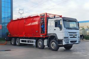 Camión de limpieza y succión combinado Sinotruk Howo, 4 ejes 12 ruedas, 33 CBM, para limpieza de tuberías y aspiración de aguas residuales - Product Image 2