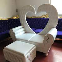 Canapé d'amour blanc de luxe de l'usine de Foshan, canapé de mariage, chaises en bois antique pour la mariée et le marié, peinture moderne, chaise élégante pour hôtel, 1 pièce