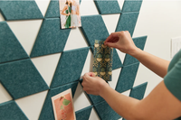 Tranches de panneau acoustique insonorisant en feutre de forme de triangle de feuille de saule de diamant collées sur le mur épissé à volonté