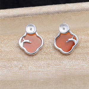 ต่างหูเงินแท้ S925 แบบติดหู ประดับมุกเม็ดเดี่ยว ดีไซน์อเนกประสงค์สำหรับผู้หญิง พร้อมมุก 6-13 เม็ด และถาดอุปกรณ์ DIY 3872 ชิ้น - Product Image 4