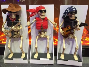 Offre Spéciale Cheep réaliste animé en plastique jouant de la guitare Pirates <span class=keywords><strong>Halloween</strong></span> accessoires animés - Product Image 2