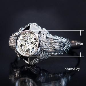 Anello vintage con pietra rotonda floreale intagliata per donna, gioielli alla moda dal design elegante intarsiato - Product Image 5
