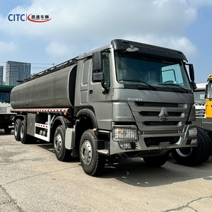 Camion-citerne HOWO 8x4 de haute sécurité avec structure <span class=keywords><strong>anti</strong></span>-débordement et <span class=keywords><strong>protection</strong></span> <span class=keywords><strong>anti</strong></span>-débordement pour le transport de carburant diesel et essence en vrac - Product Image 2
