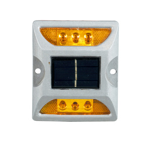 Marqueurs oculaires LED solaires à succès avec réflecteurs routiers en plastique - Product Image 2