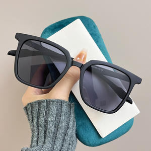 Lunettes de soleil carrées unisexes Qianai, verres AC UV400, monture large, protection solaire tendance, pour voyage, conduite et utilisation sur scène - Product Image 2