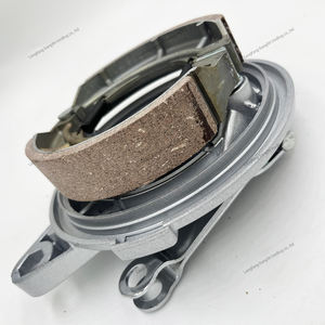 Accessoires de moto de coulée <span class=keywords><strong>en</strong></span> alliage de haute qualité couvercle de moyeu de moto arrière CGL assemblage de couvercle de moyeu arrière prix d'usine <span class=keywords><strong>prof</strong></span> d'eau - Product Image 2