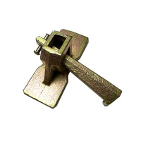 Accessoire de coffrage pour matériaux de construction : Serre-panneau rapide à cale pour barre de coffrage