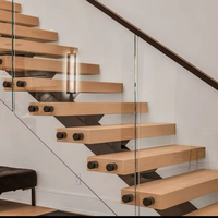 Eichenholz-Treppe mit Einholm-Treppenhaus Schwarze Beschläge 12mm Glasgeländer