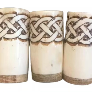 Premium hecho a mano vikingo Medieval Drinkware 700ml capacidad cuerno taza con bandeja nuevo diseño mango patrón almacenado para fiestas - Product Image 1